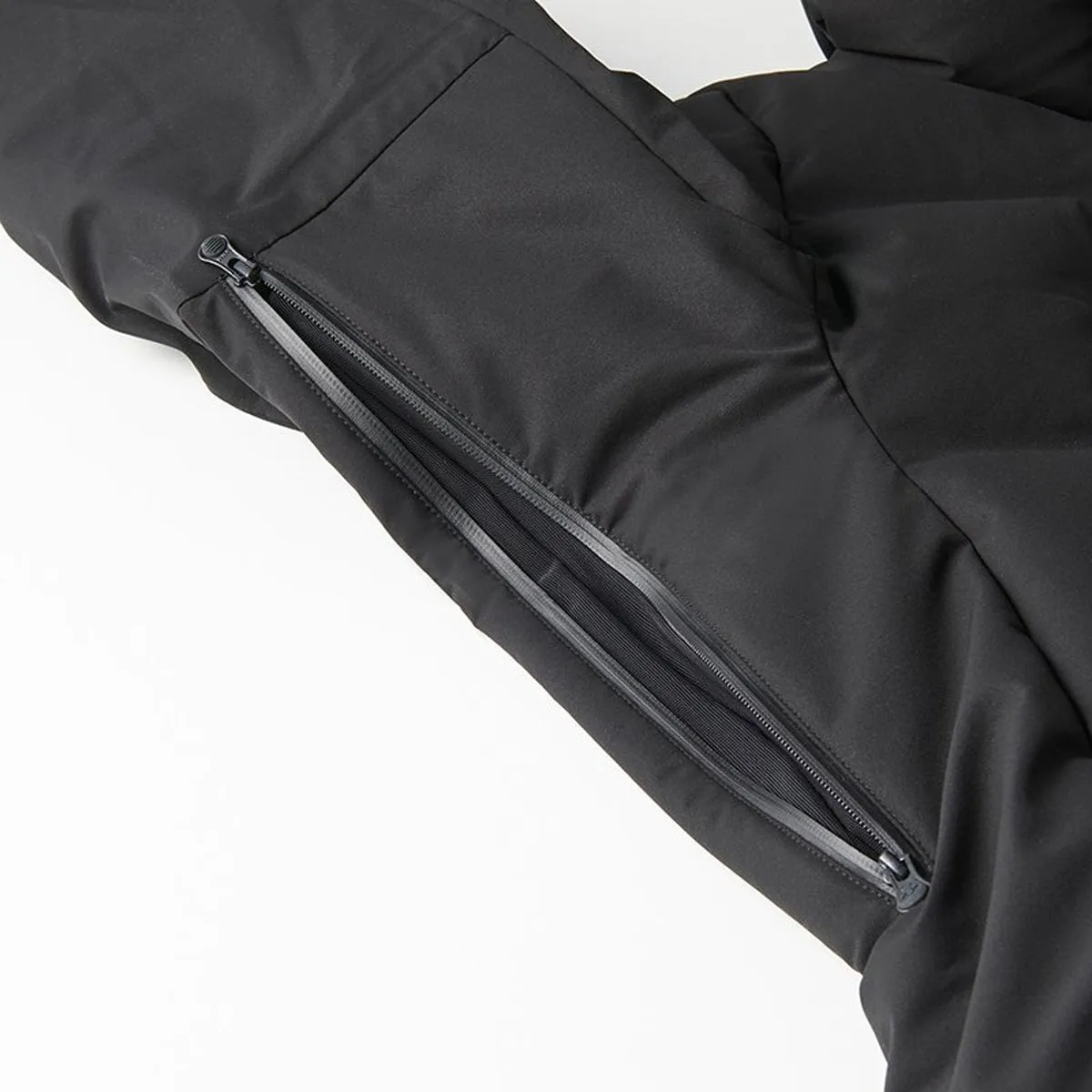 Descente MIZUSAWA DOWN JACKET "MOUNTAINEER" Black