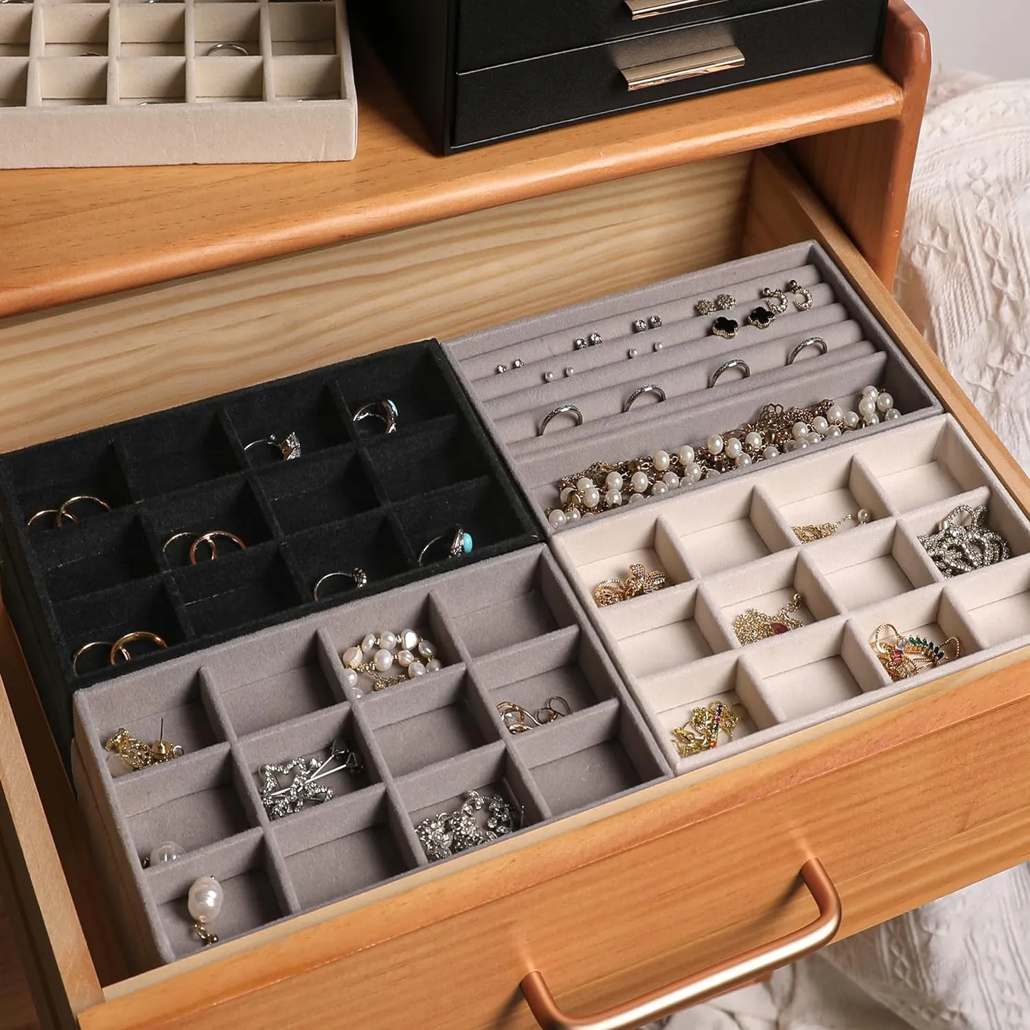 Frebeauty Jewelry Organizer Tray,Stackable Velvet Jewelry Trays,Drawer Inserts Earring Organizer For Women Jewelry Storage Display Case for Rings Stud Necklaces,Set of 6(White)